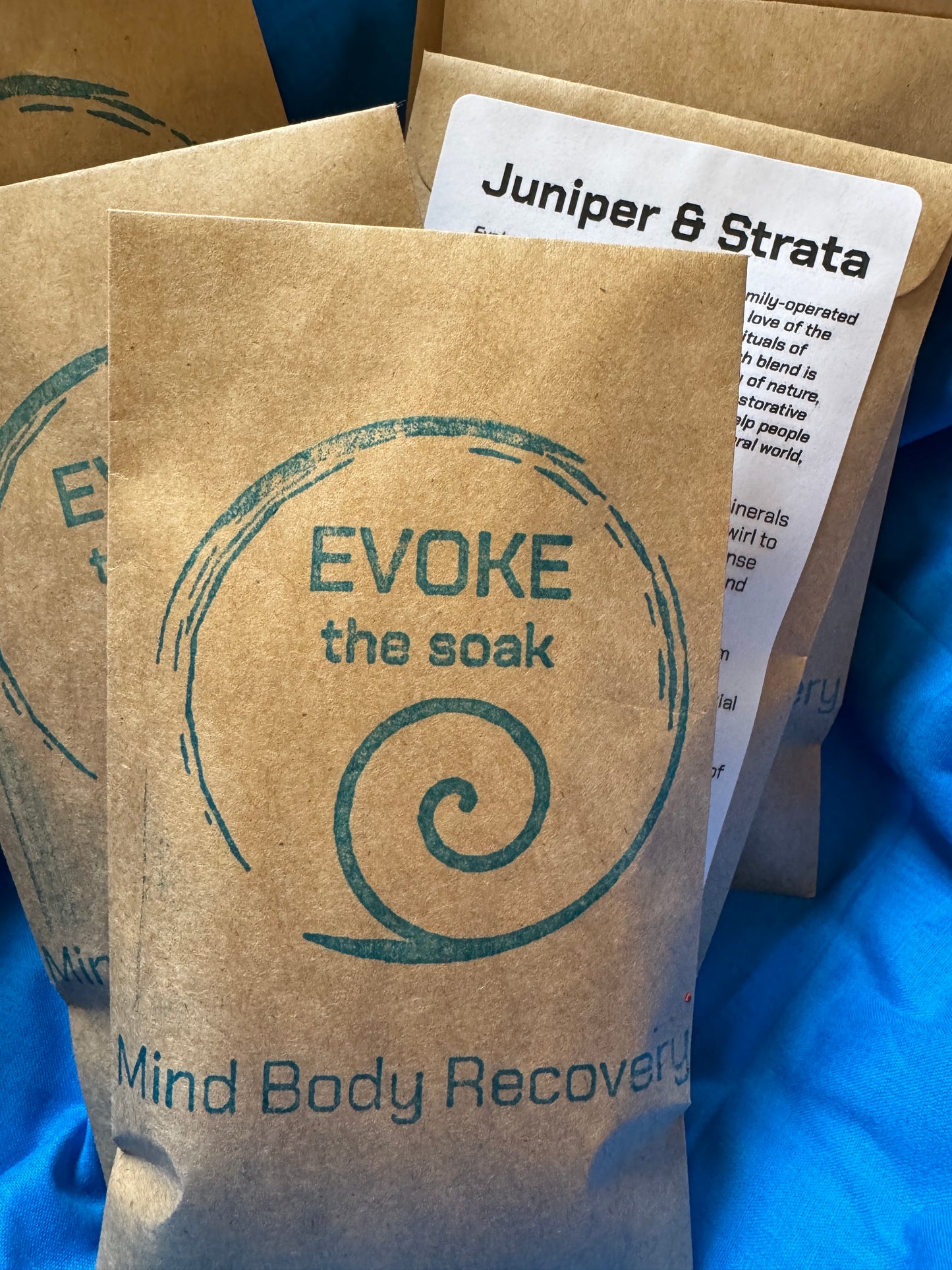 Evoke the Soak: Juniper & Strata –    single soak 4 oz sachet